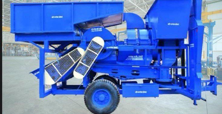 Seed and chaff storage thresher 2842 DT4